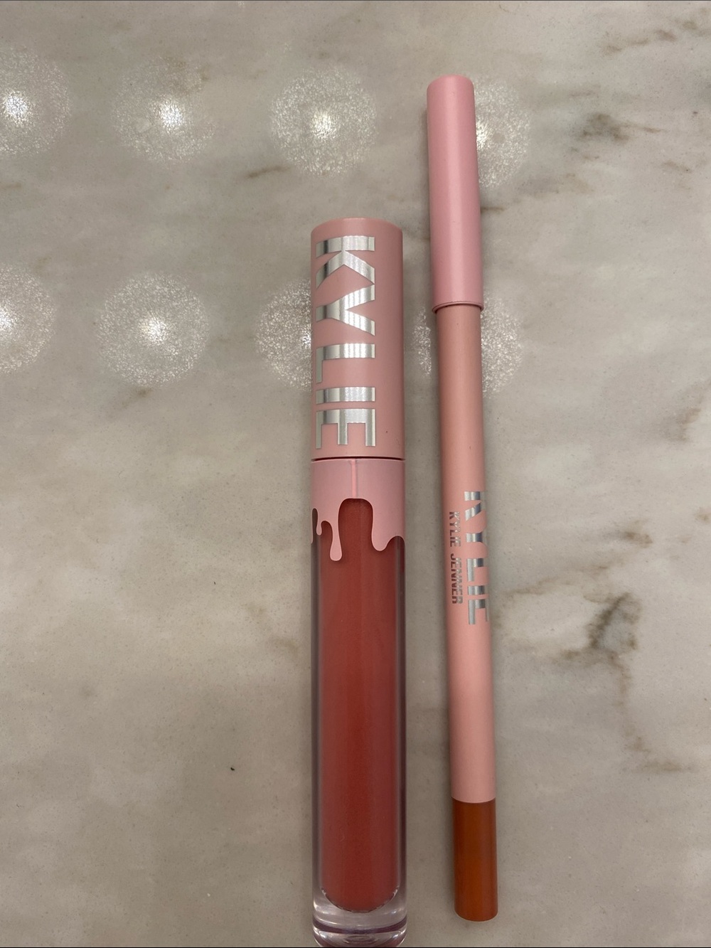 Kylie Cosmetics Matte Liquid Lipstick & matching Lip Liner Set